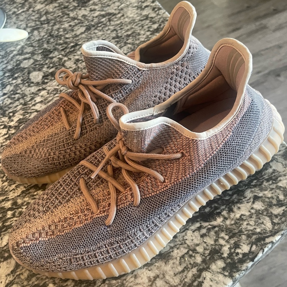 Yeezy boost 350 V2 “fade” still in great condition! No box!